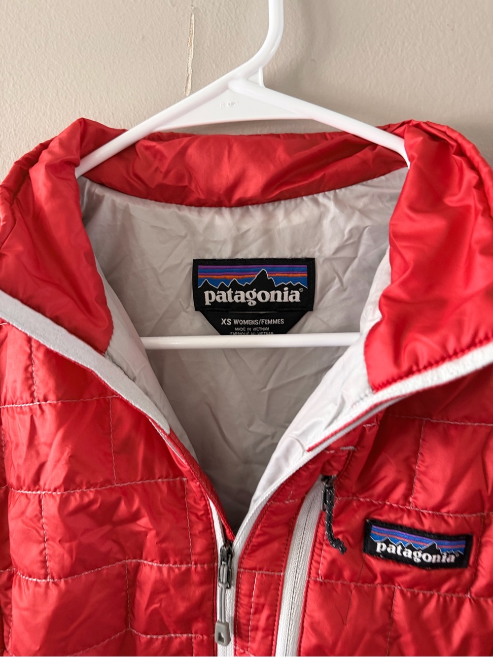 Patagonia Red Quilted Insulated Pullover - Picture 2 of 2